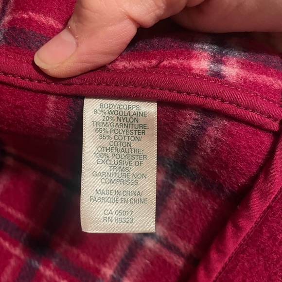 Roots wool pea coat winter jacket. Beautiful raspberry color. Size Large (L) - Picture 6 of 11